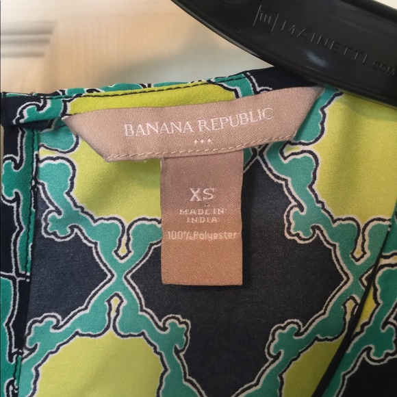 Banana Republic Seeveless Blouse - Picture 5 of 5